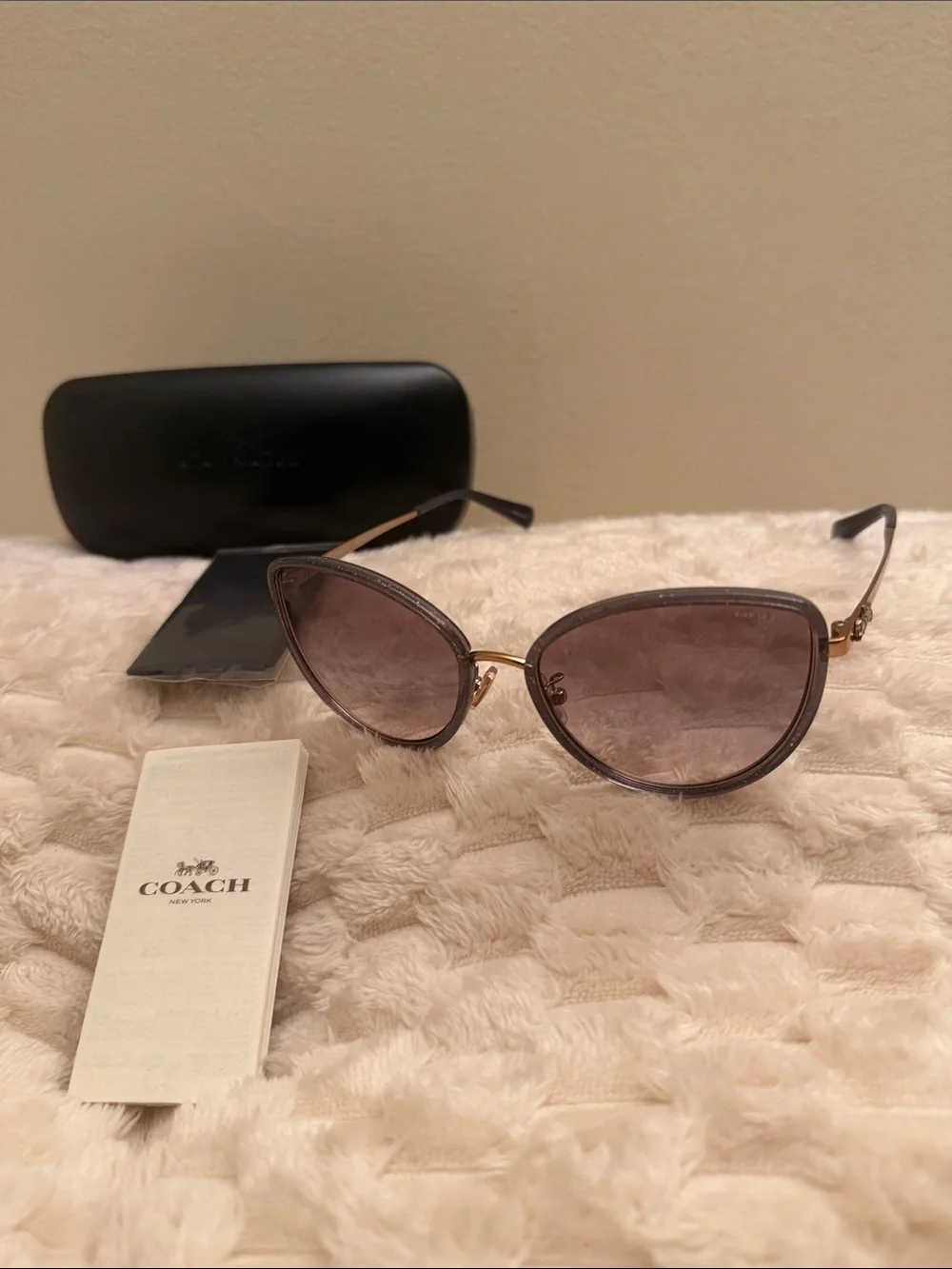 NEW Coach HC7093 Gray Round Sunglasses with Rose Gold Arms